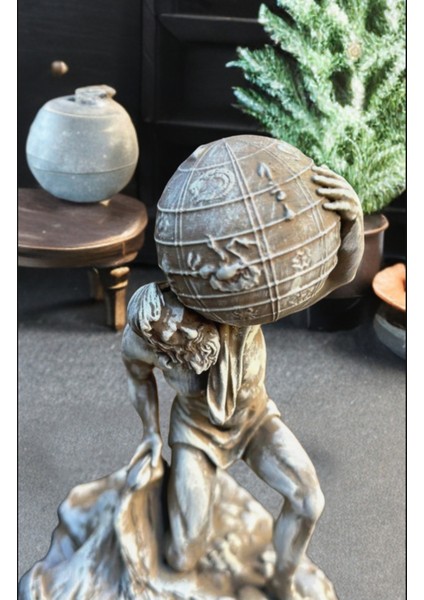 Atlas Heykeli Dünyayı Taşıyan Adam 16 Cm Masa Üstü Vitrin Heykel Biblo fiyatları