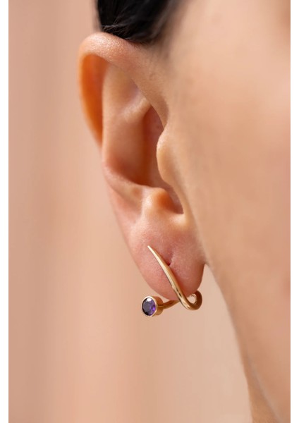 Mor Taşlı Kavis Formlu 14 Ayar Altın Küpe