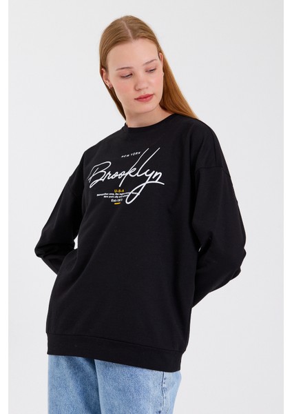 Süperlife Kadın Bisiklet Yaka Regular Fit El Yazılı Brooklyn Ince Sweatshirt SPR23SWK331 fiyatları