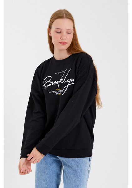 Süperlife Kadın Bisiklet Yaka Regular Fit El Yazılı Brooklyn Ince Sweatshirt SPR23SWK331 fırsatları