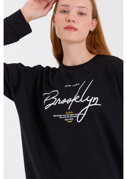Süperlife Kadın Bisiklet Yaka Regular Fit El Yazılı Brooklyn Ince Sweatshirt SPR23SWK331 indirimleri