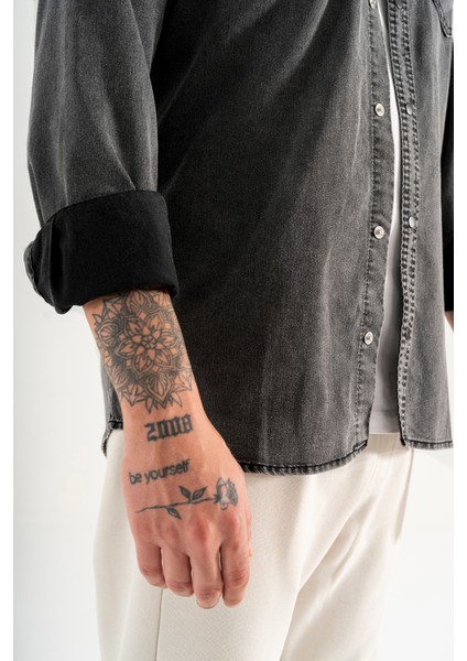 Erkek Siyah Slimfit Dar Kesim Çift Cepli Çıtçıtlı Yıkamalı Kot Gömlek