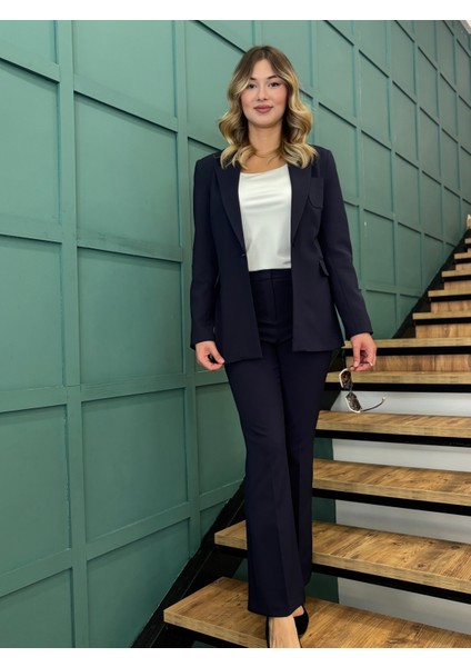 Kadın Cep Detaylı ,önden Tek Düğmeli, Bele Oturan Blazer Ceket-Pantolon Takımı modelleri