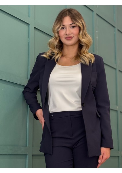Kadın Cep Detaylı ,önden Tek Düğmeli, Bele Oturan Blazer Ceket-Pantolon Takımı