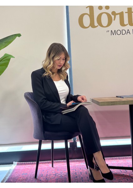 Kadın Cep Detaylı ,önden Tek Düğmeli, Bele Oturan Blazer Ceket-Pantolon Takımı