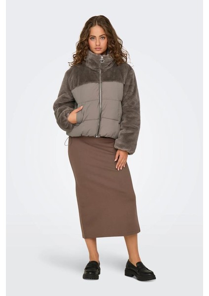 15292945 Onlwanja Fur Puffer Walnut Kadın Mont modelleri