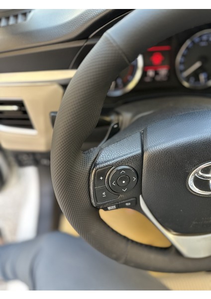 Toyota Corolla 2013-2018 Araca Özgü Dikmeli Direksiyon Kılıfı Nokta Düz Siyah Ipli fırsatları