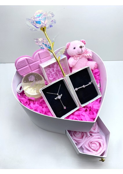 Sevginizin Simgesini Yansıtan Hediye Kutusu fiyatları