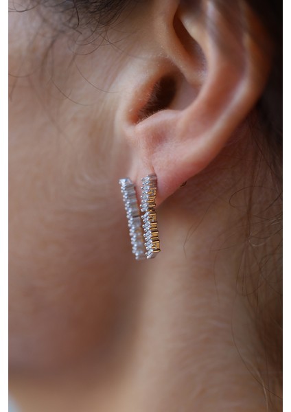 14 Ayar Beyaz Altın Baget Taşlı Su Yolu Küpe fırsatları