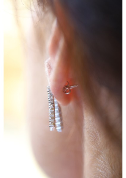 14 Ayar Beyaz Altın Baget Taşlı Su Yolu Küpe indirimleri