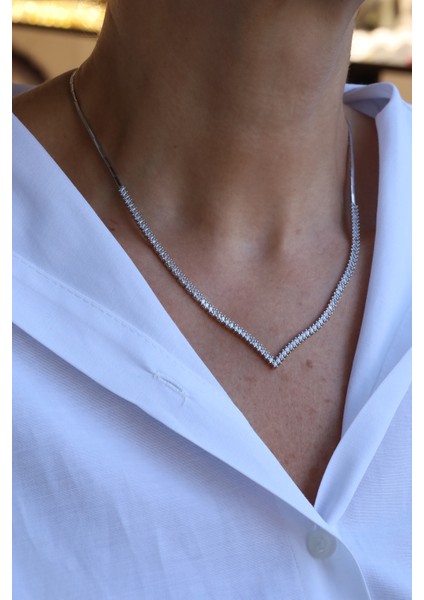 14 Ayar Beyaz Altın Baget Taşlı Su Yolu Gerdanlık