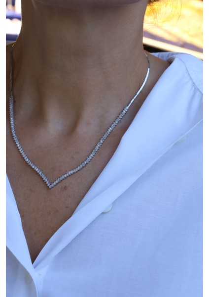 14 Ayar Beyaz Altın Baget Taşlı Su Yolu Gerdanlık modelleri