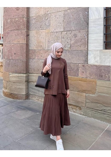 1352 Boncuk Işlemeli Etekli Takım Kahve