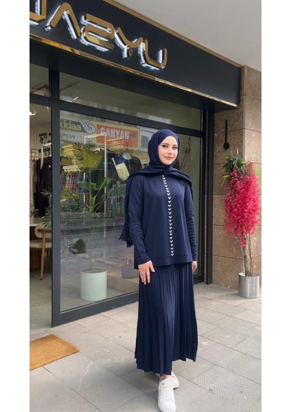 1351 Taşlı Etekli Takım Lacivert fiyatları