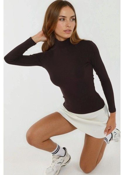 Kadın Ultra Yumuşak Slim Fit Dik Yaka Örme Üst Koyu Mocha Kahve indirimleri