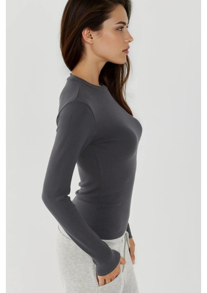 Kadın Slim Fit Yuvarlak Yaka Uzun Kollu Üst Grey