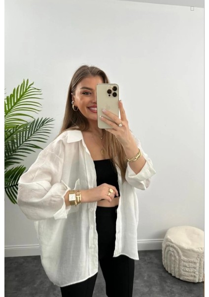 Kadın Beyaz Oversize Gömlek – Uzun Kollu, Rahat Kesim, Şifon Görünümlü Günlük ve Ofis Kombinleri Için