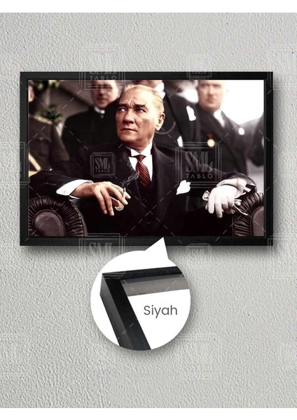 Gazi Mustafa Kemal Atatürk Oturan Karizma Türk Çerçeveli Yatay Kanvas Tablo