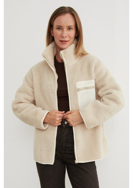 Fermuarlı Tek Cepli Dik Yaka Pelüş Mont