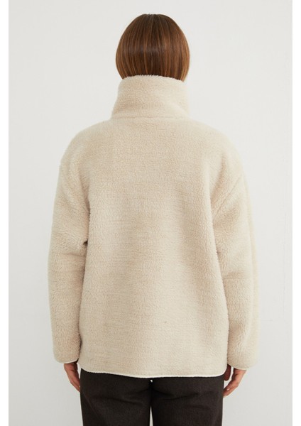 Fermuarlı Tek Cepli Dik Yaka Pelüş Mont