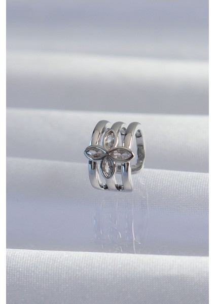 Tegan Pirinç Gümüş Renk Yonca Earcuff Küpe TG27BKP9330