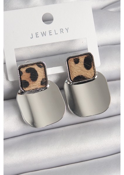 Tegan Pirinç Gümüş Renk Kare Plaka Leopar Desenli Kadın Küpe TG27BKP9886