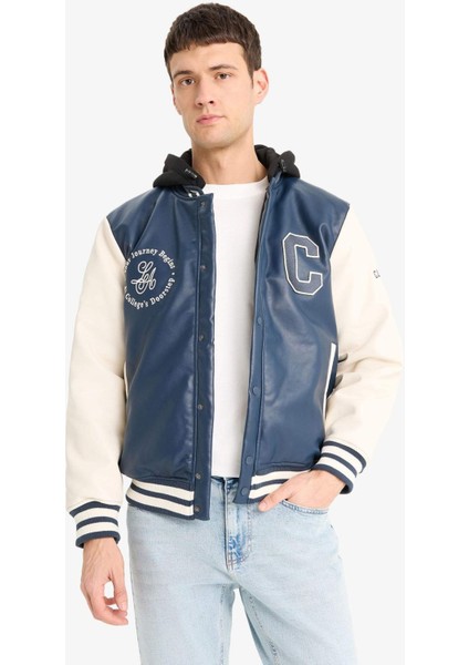 Su İtici Regular Fit Kolej Yaka Kapüşonlu İç Cepli Nakışlı Cepli Suni Deri Bomber Ceket Mont E9972AX25AU fırsatları