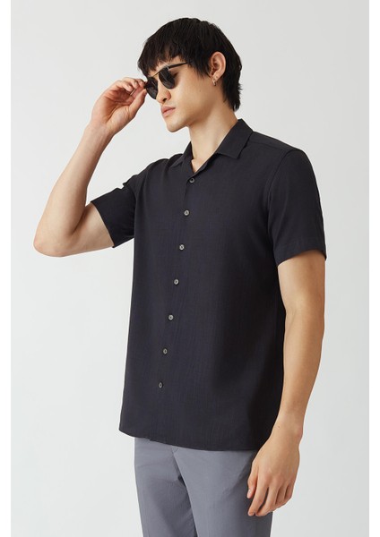 Regular Fit Lacivert Kısa Kollu Basic Erkek Gömlek GM22Y221158_D39 indirimleri