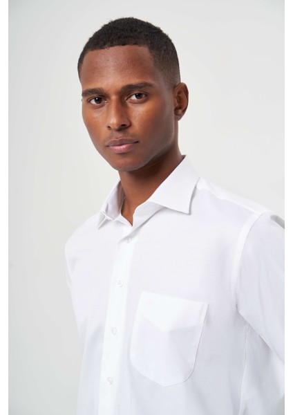 Regular Fit Beyaz Basic Klasik Erkek Gömlek GM23K232033_D01 indirimleri