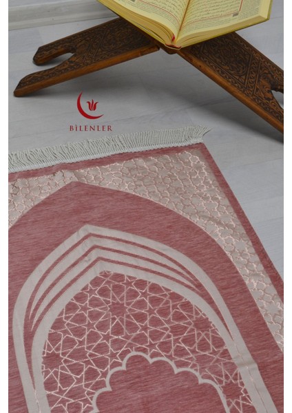 Mihrap Desenli Astarlı Lüks Seccade fiyatları