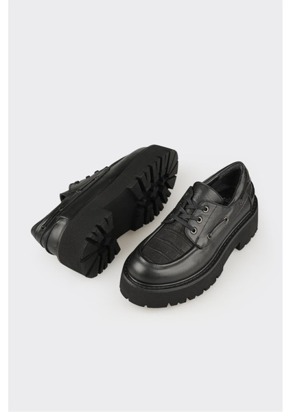 Siyah Deri Kadın Günlük Ayakkabı modelleri