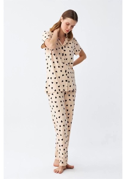 Moda Kadın Krem Rengi Kalp Desenli Önden Düğmeli Pijama Takımı fırsatları