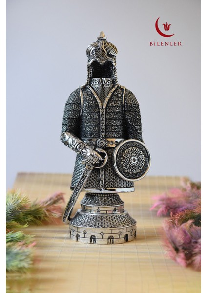 Fetih Zırh Ayetel Kürsi Biblo 11X27 cm (Orta Boy) – Gümüş Renk Metal Dekoratif Aksesuar
