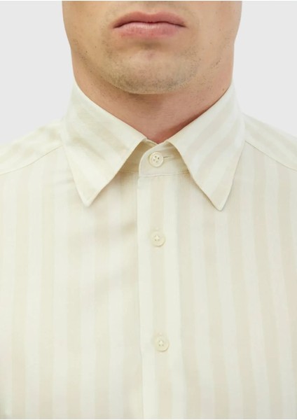 Ekru Çizgili Casual Fit Dokuma Casual Gömlek fırsatları