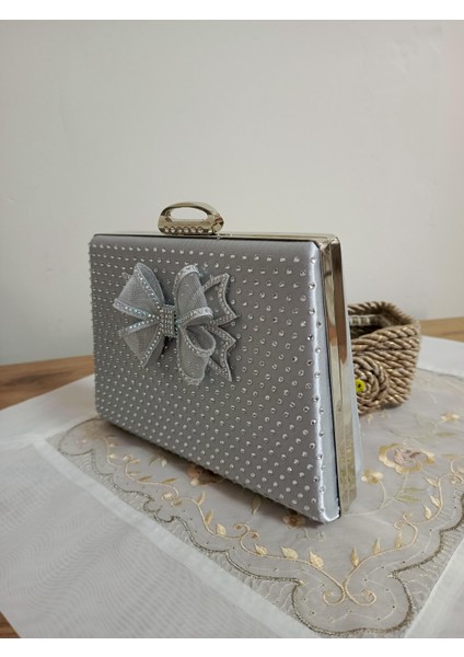 Gümüş Saten Fiyonk Taşlı Abiye Çanta modelleri