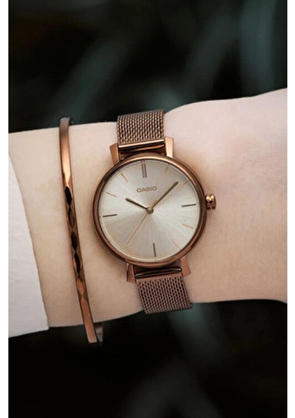 LTP-2024VMR-9CDR Kadın Analog Kol Saati Metal Kordon 0-10 mt Çok Renkli fiyatları