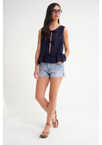 4717 Kadın Önü Bağcıklı Fırfırlı Kolsuz Keten Bluz Lacivert fiyatları