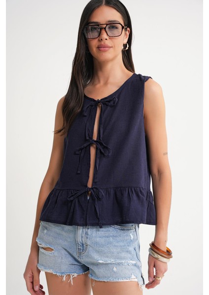 4717 Kadın Önü Bağcıklı Fırfırlı Kolsuz Keten Bluz Lacivert fırsatları