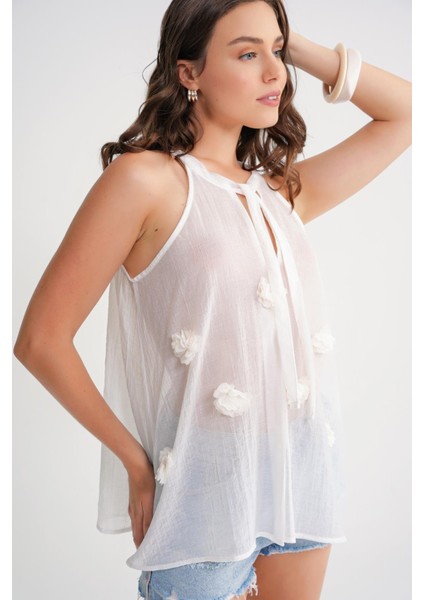 4719 Kadın Çicek Detaylı Transparan Bağlamalı Bluz Beyaz fırsatları