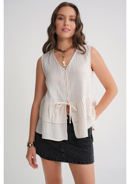 4722 Kadın V Yaka Fırfırlı Müslin Bluz Naturel fırsatları
