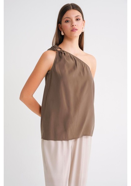 4665 Kadın Tek Omuz Askılı Bluz Moka modelleri