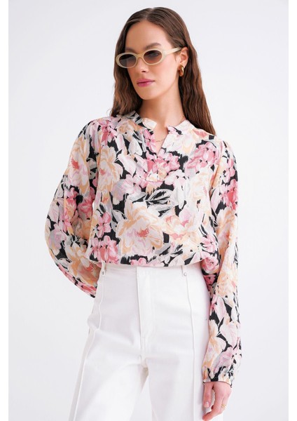 4649 Kadın Hakim Yaka Çiçek Desenli Büzgülü Bluz Pembe modelleri