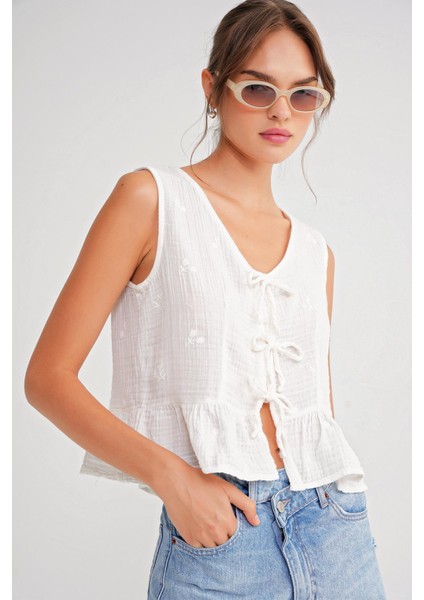 4724 Kadın Çicek Desenli Bağlamalı Müslin Bluz Ekru modelleri