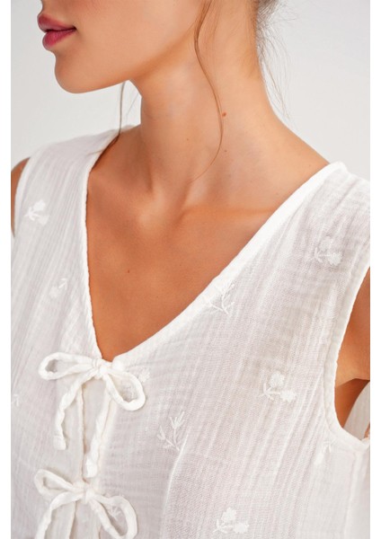 4724 Kadın Çicek Desenli Bağlamalı Müslin Bluz Ekru indirimleri