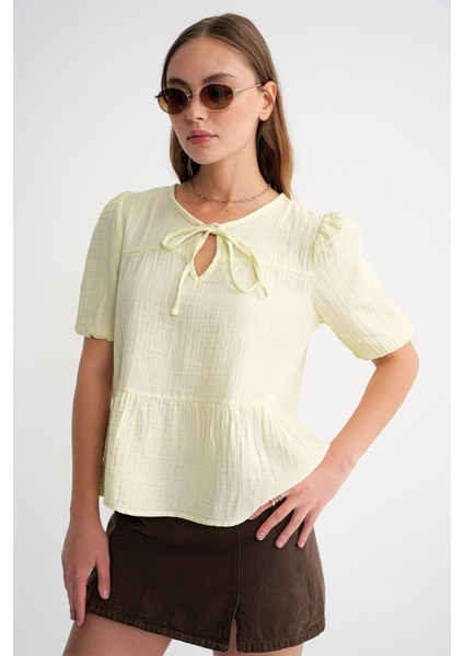 4715 Kadın Yakası Bağlamalı Kısa Kol Müslin Bluz Sarı fırsatları