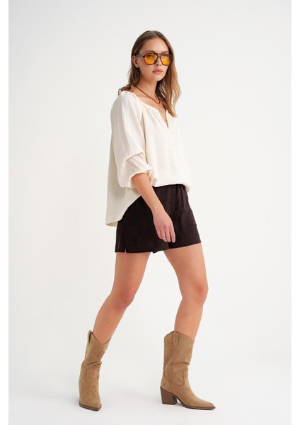 4707 Kadın Yakası Büzgülü Kolu Lastikli Bol Müslin Bluz Naturel fiyatları