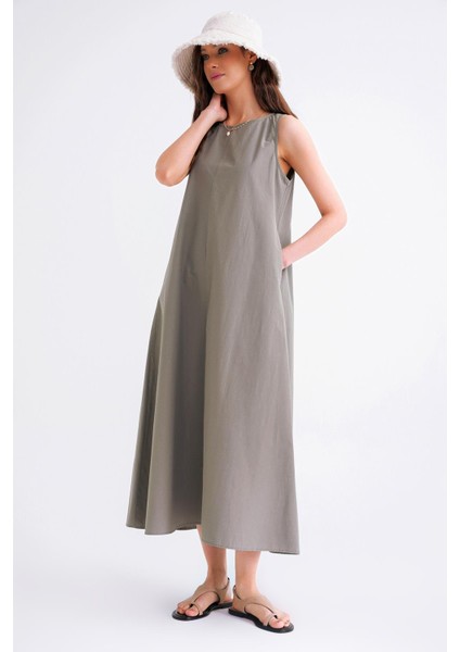 4690 Kadın Bisiklet Yaka Sıfır Kol Midi Paraşüt Elbise Haki modelleri