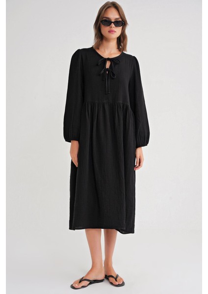 4739 Kadın Yakası Bağlamalı Müslin Midi Elbise Siyah