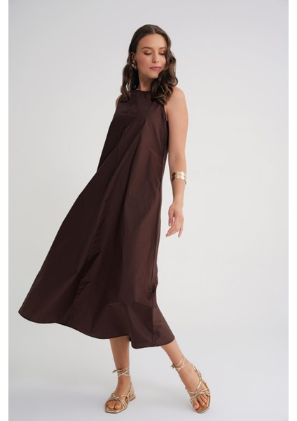 4690 Kadın Bisiklet Yaka Sıfır Kol Midi Paraşüt Elbise Kahve fiyatları