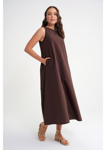 4690 Kadın Bisiklet Yaka Sıfır Kol Midi Paraşüt Elbise Kahve modelleri